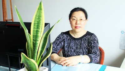青島二十八中校長陳愛芹：開設網上家長學校、網上運動會 增強教育合力
